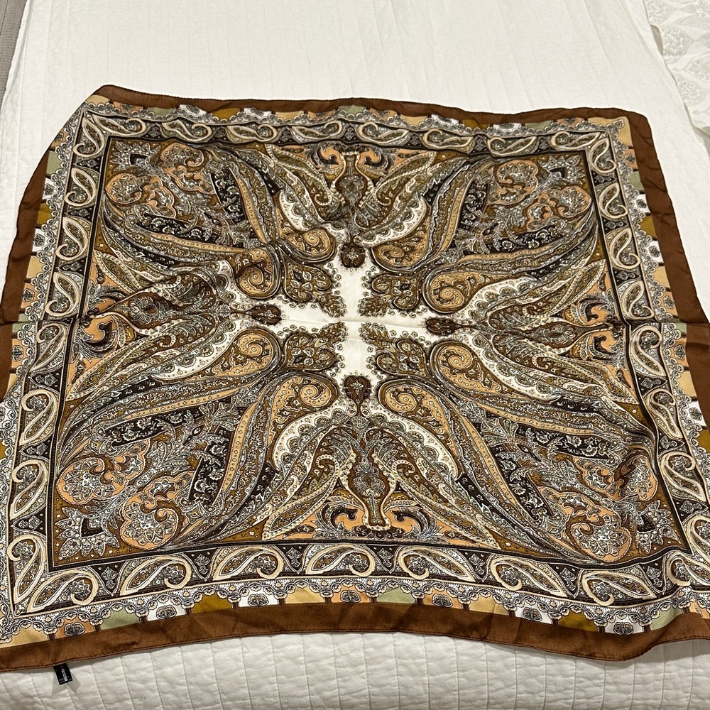 Elegant Paisley Home Accent Scarf